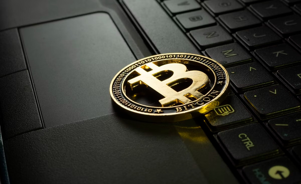 Which Is Better for Long-Term Holding, Bitcoin or Ethereum? Analysis of 2025