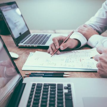 Seven Side Jobs That Will Earn $5,000 Per Month in 2025 (No Prior Experience Required)