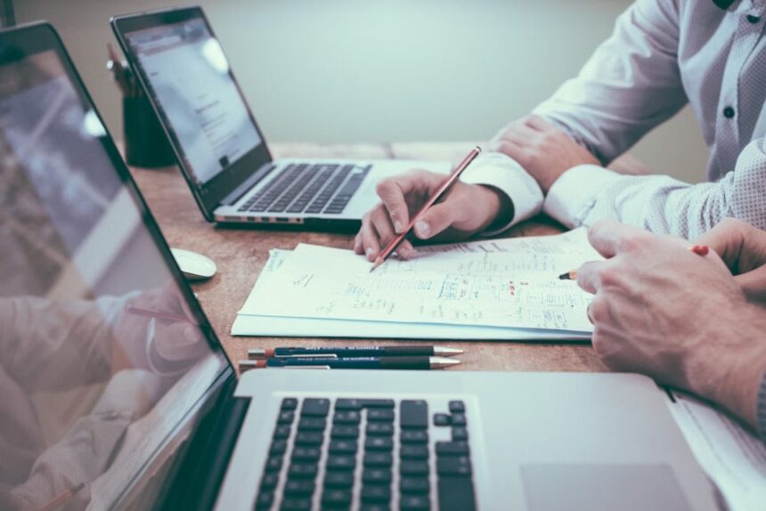 Seven Side Jobs That Will Earn $5,000 Per Month in 2025 (No Prior Experience Required)